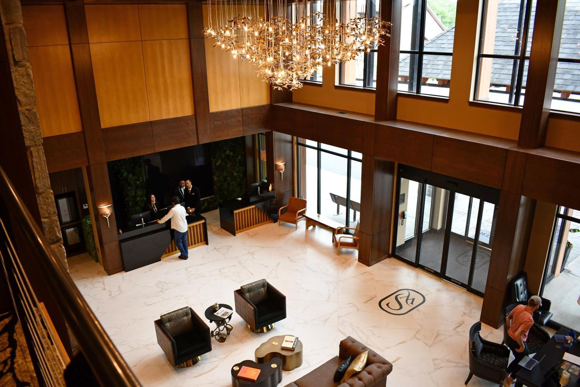 The Swiftwater Hotel Buitenkant foto